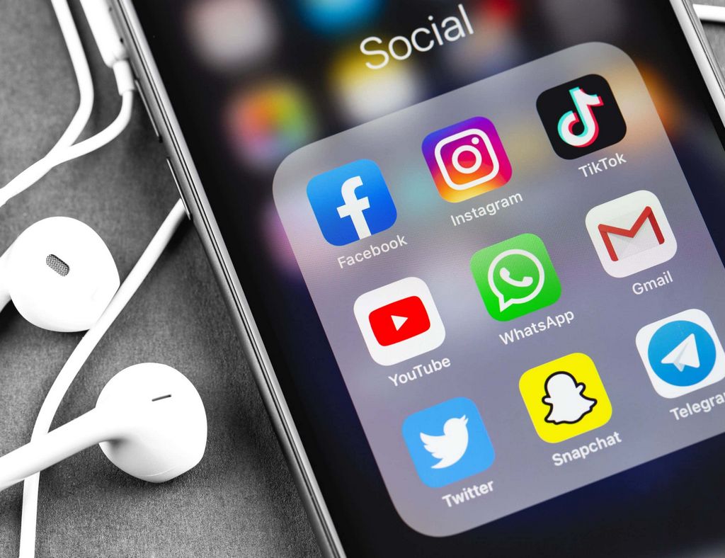 6 Best Free Social Media Site Keeping An Eye On Tools